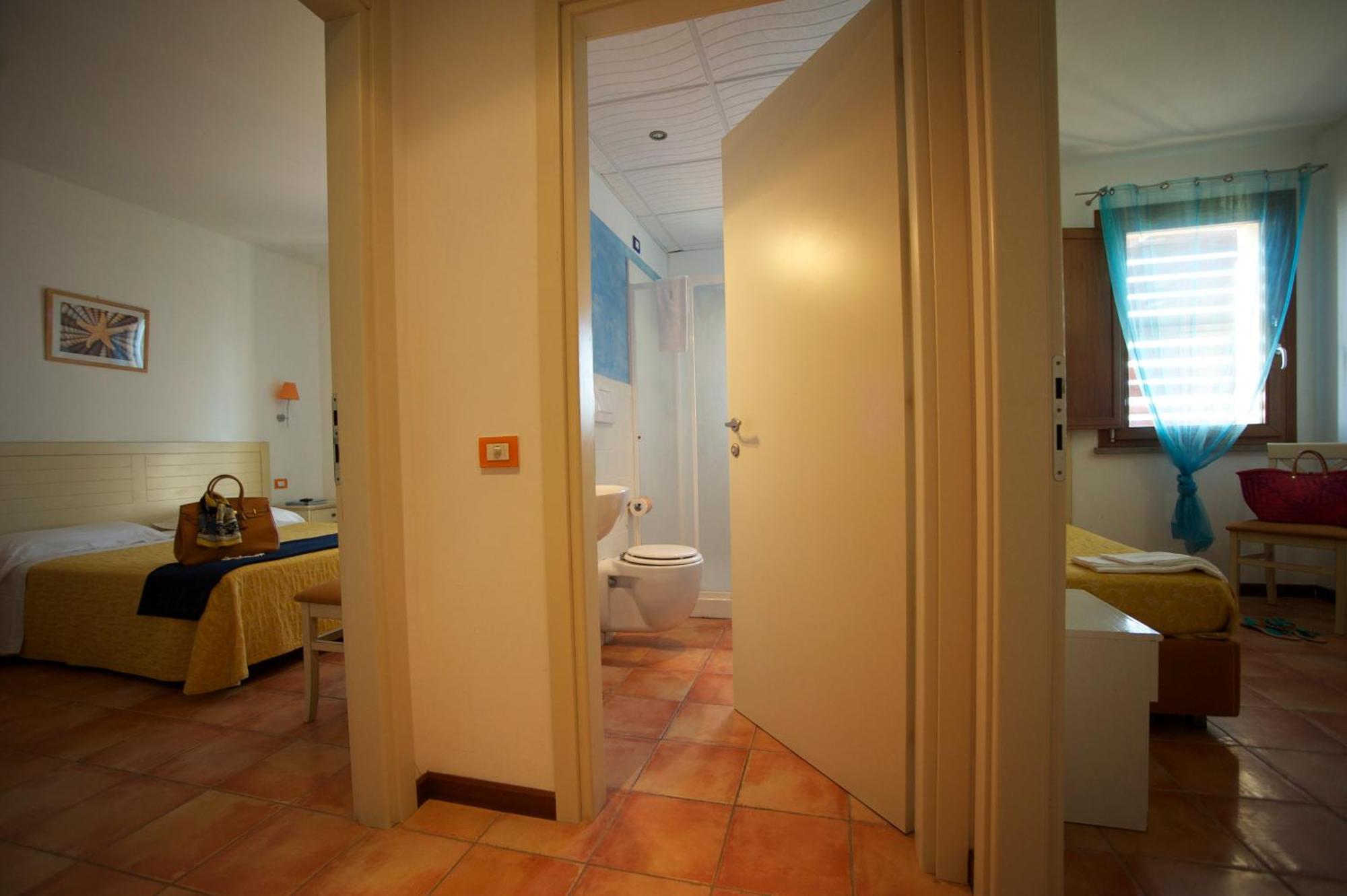 Hotel Villa Tramonto Direttamente Sul Mare San Vincenzo Eksteriør bilde