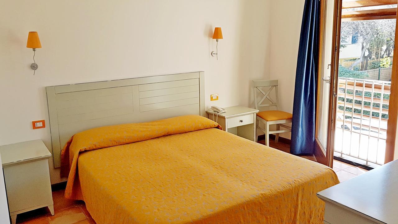 Hotel Villa Tramonto Direttamente Sul Mare San Vincenzo Eksteriør bilde