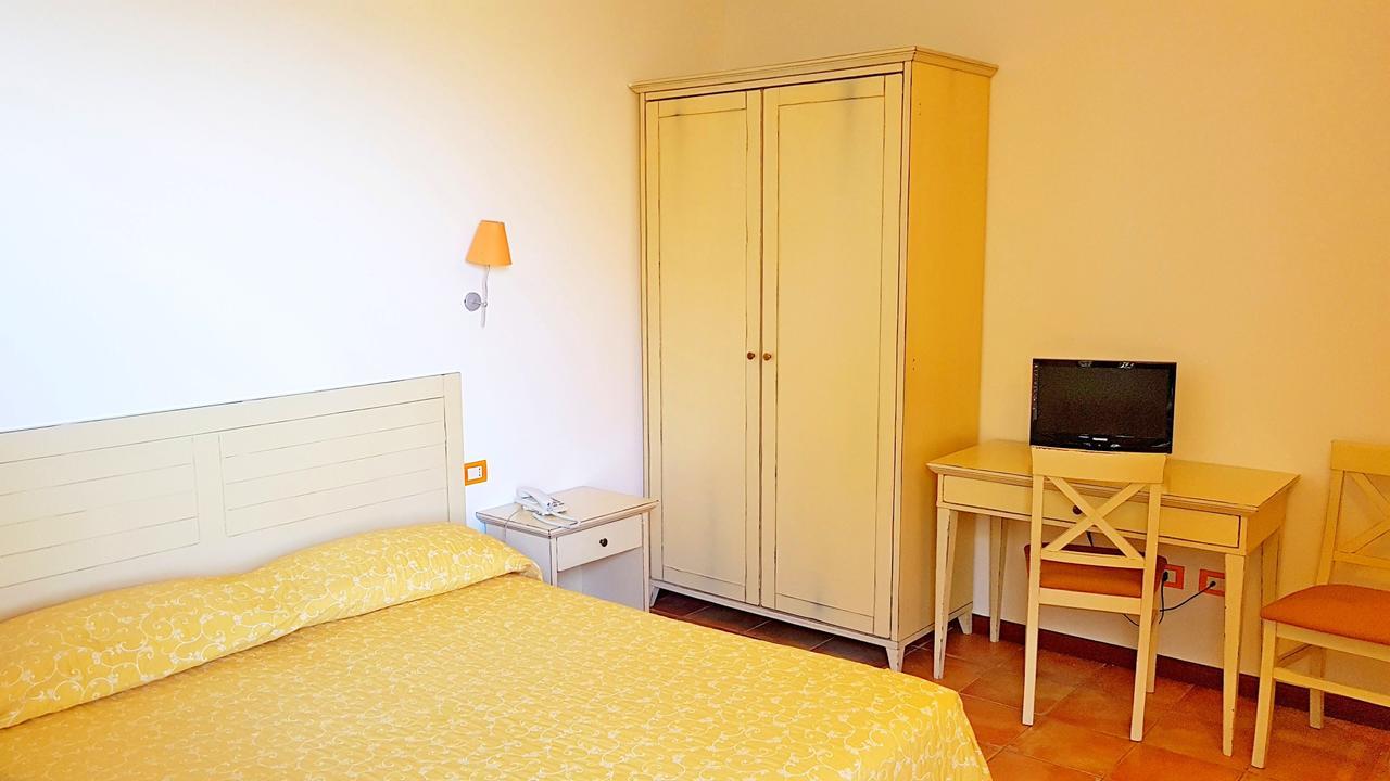 Hotel Villa Tramonto Direttamente Sul Mare San Vincenzo Eksteriør bilde